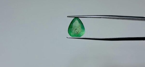 ZAMBIAN EMERALD - 3.9 CARAT