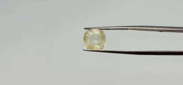 Yellow Sapphire - 4.7 Carat