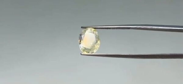 Yellow Sapphire - 4.35 Carat
