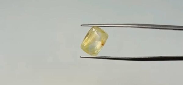 Yellow Sapphire - 6.35 Carat
