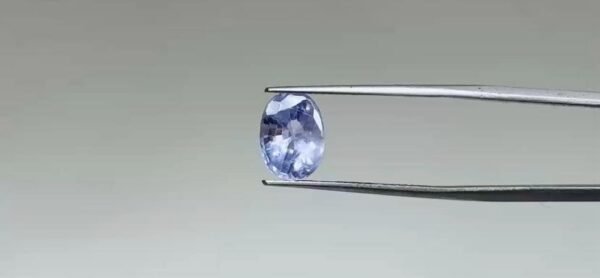 Blue Sapphire - 3.95 Carat