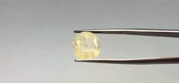 Yellow Sapphire - 8.15 Carat