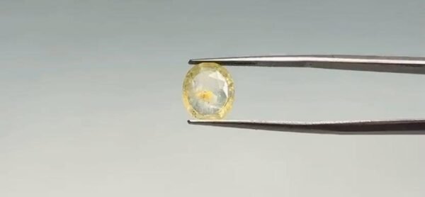 Yellow Sapphire - 4.4 Carat