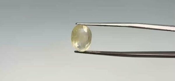 Yellow Sapphire - 6.05 Carat