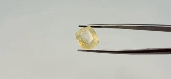 Yellow Sapphire - 10 Carat