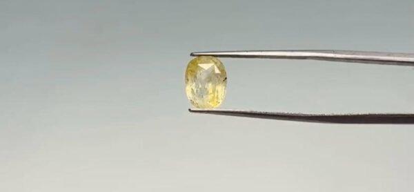 Yellow Sapphire - 3.65 Carat