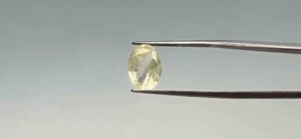 Yellow Sapphire - 4.8 Carat