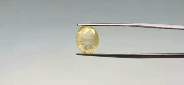 Yellow Sapphire - 7.35 Carat