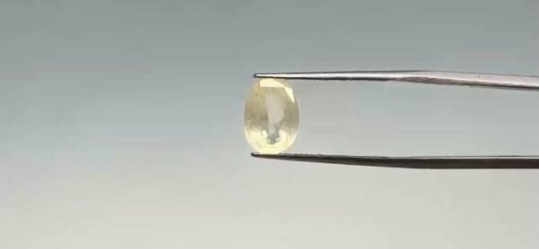 Yellow Sapphire - 4.45 Carat