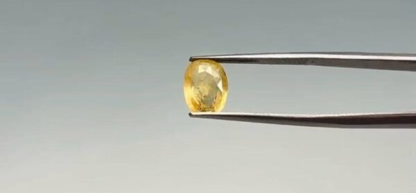 Yellow Sapphire - 3.45 Carat