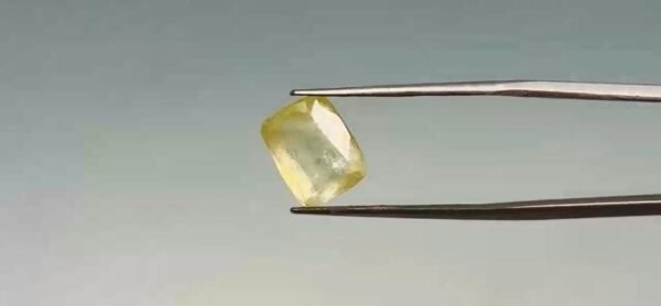 Yellow Sapphire - 6.2 Carat