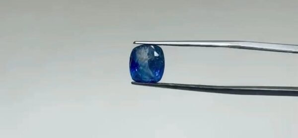 Blue Sapphire - 4.4 Carat