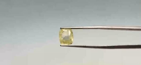 Yellow Sapphire - 3.3 Carat