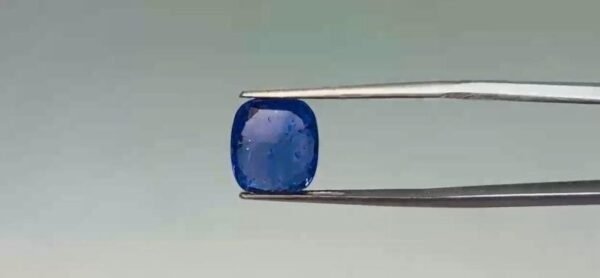 Blue Sapphire - 4.4 Carat