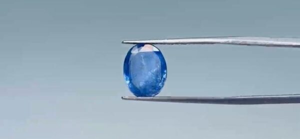 Blue Sapphire - 4.55 Carat