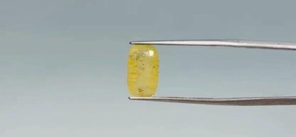 Yellow Sapphire - 5.7 Carat