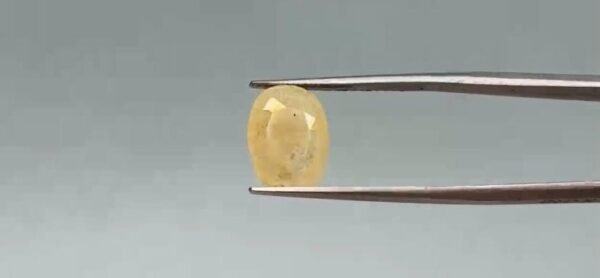 Yellow Sapphire - 6 Carat