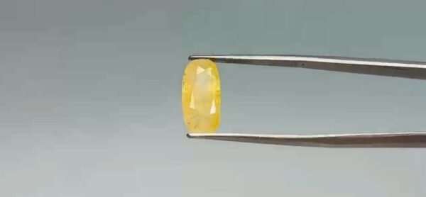 Yellow Sapphire - 5.2 Carat