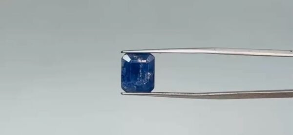 Blue Sapphire - 7.65 Carat