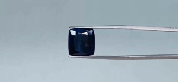 Blue Sapphire - 12.75 Carat