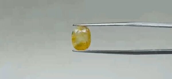Yellow Sapphire - 4.65 Carat