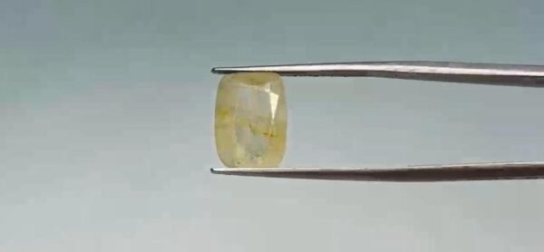 Yellow Sapphire - 7.85 Carat