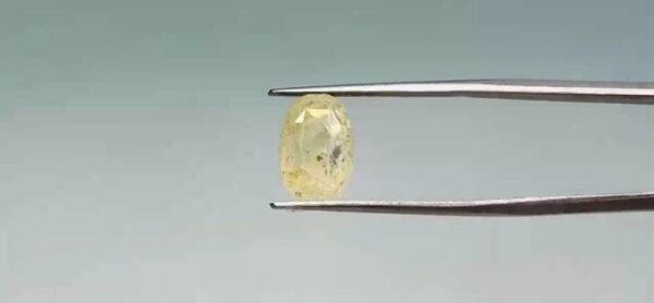 Yellow Sapphire - 5.6 Carat