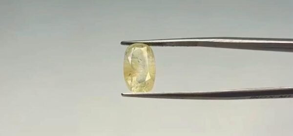 Yellow Sapphire - 7 Carat