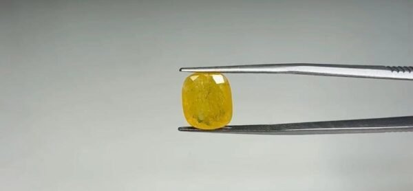 Yellow Sapphire - 8.1 Carat