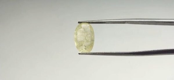 Yellow Sapphire - 4.85 Carat