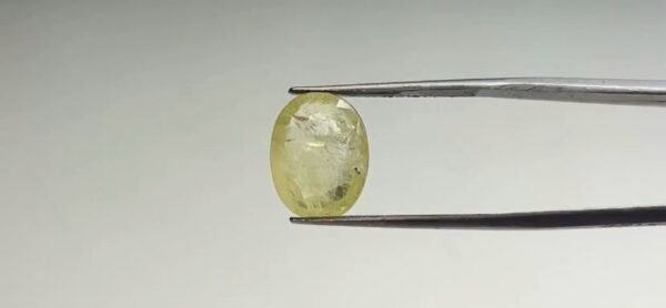 Yellow Sapphire - 5.9 Carat