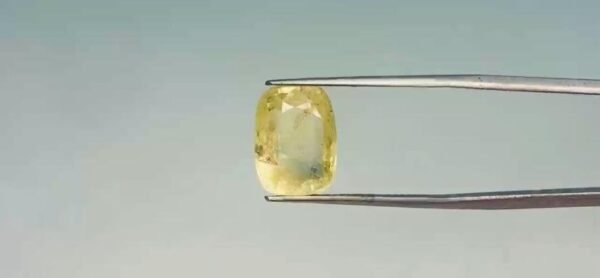 Yellow Sapphire - 8.35 Carat