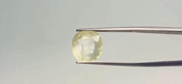 Yellow Sapphire - 7.45 Carat