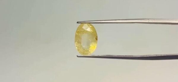 Yellow Sapphire - 5.3 Carat