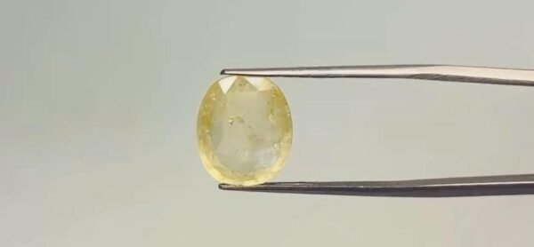 Yellow Sapphire - 6.3 Carat