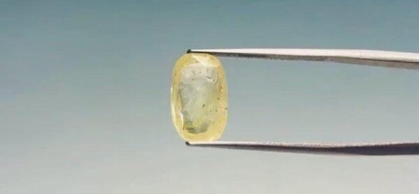 Yellow Sapphire - 5.25 Carat