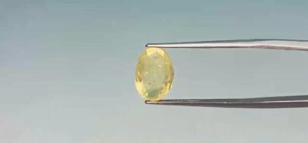 Yellow Sapphire - 4.55 Carat