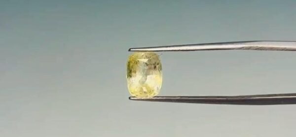 Yellow Sapphire - 3.6 Carat