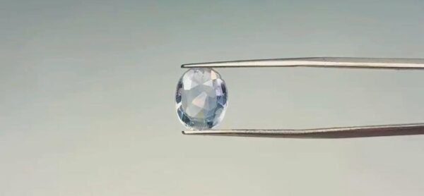 Blue Sapphire - 3.85 Carat