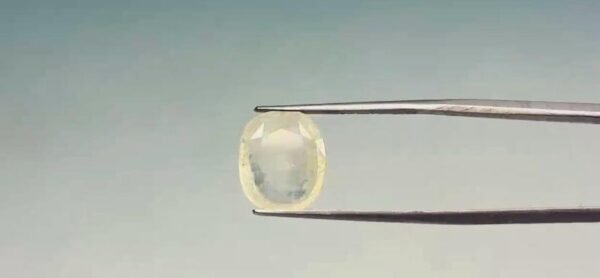 Yellow Sapphire - 5.9 Carat