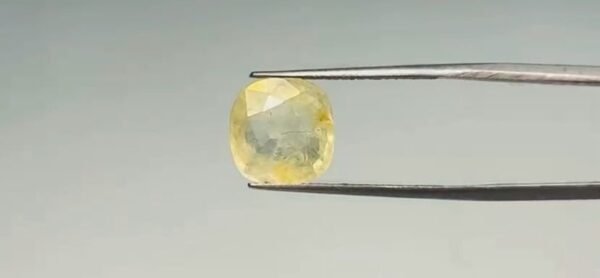 Yellow Sapphire - 7.05 Carat