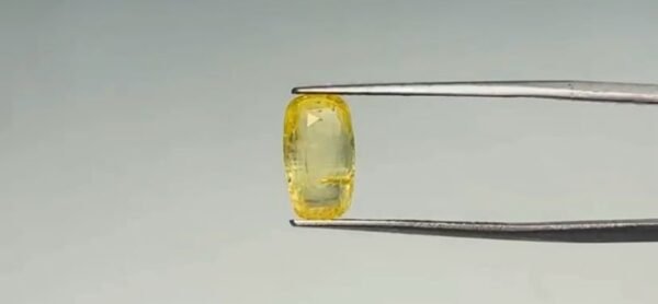 Yellow Sapphire - 4.3 Carat