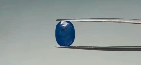 Blue Sapphire - 5.6 Carat