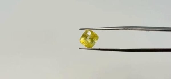 Yellow Sapphire - 3.7 Carat