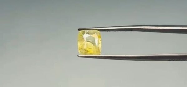 Yellow Sapphire - 4 Carat