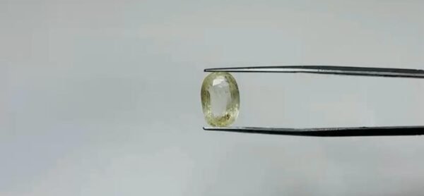 Yellow Sapphire - 5.35 Carat