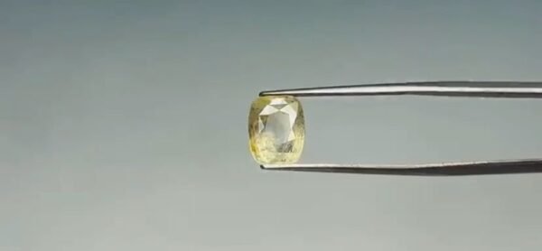 Yellow Sapphire - 4.3 Carat