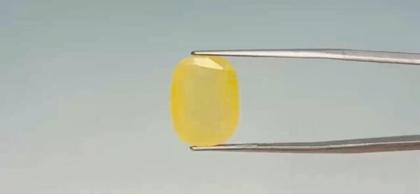 Yellow Sapphire - 12.4 Carat