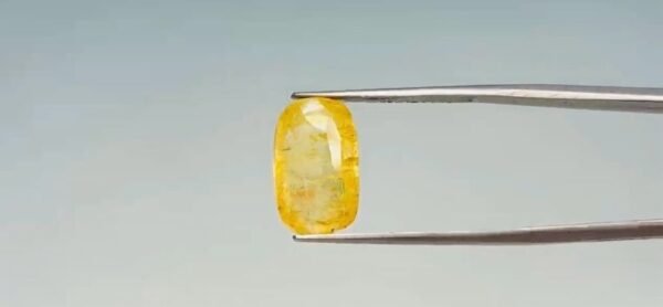 Yellow Sapphire - 11.3 Carat