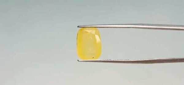 Yellow Sapphire - 6.5 Carat